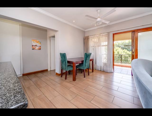 2 BEDROOM APARTMENT FOR SALE IN BRYANSTON